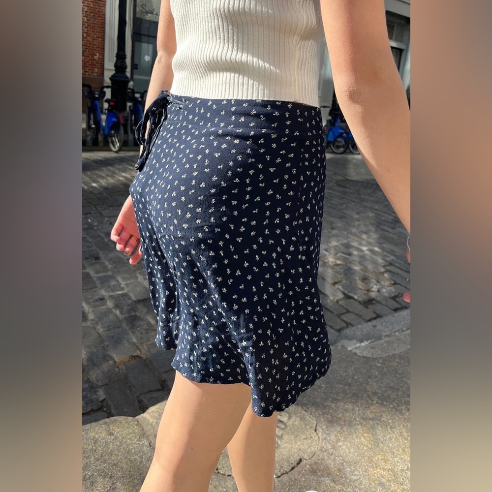 Brandy Melville Genevieve Skirt